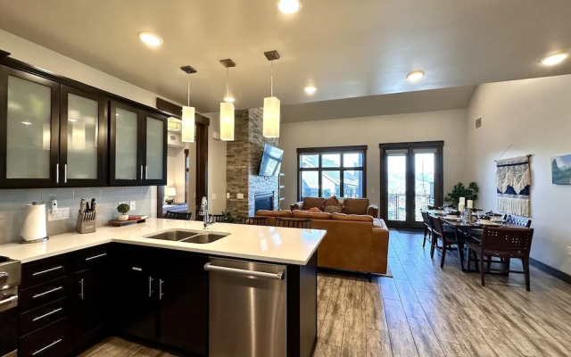 Blackstone Overlook 312 2 Bedroom Condo