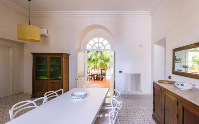 Villa Villari Terrace and Patio by Napoliapartments