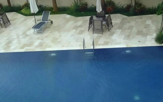 Royal Hotel n' Lounge