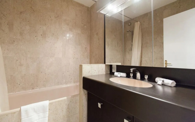 Gray d'Albion 4A5 YourHostHelper