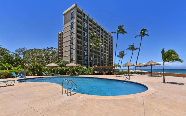 Royal Kahana 104