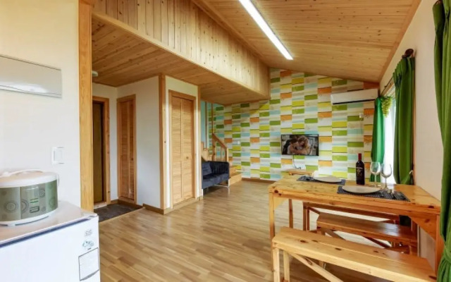 Namhae Hanok Pension Gowunjae