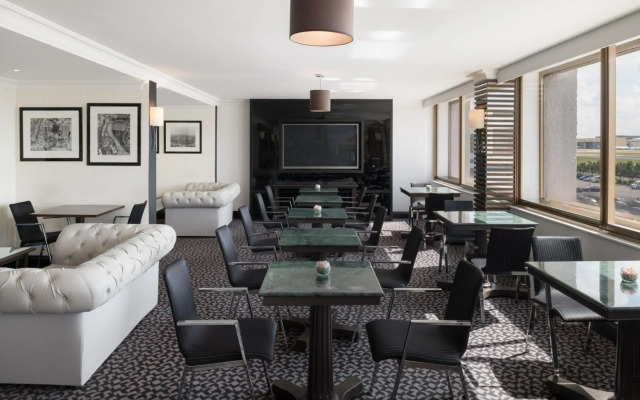 Renaissance London Heathrow Hotel