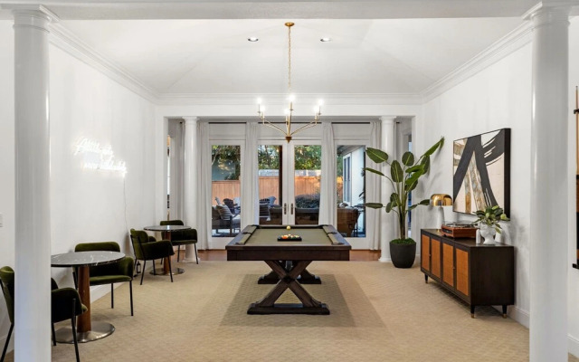 Chic & Secluded 4 Bdr in Desirable Tarrytown