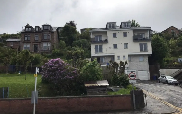 Beautiful 3-bed Apartment in Gourock