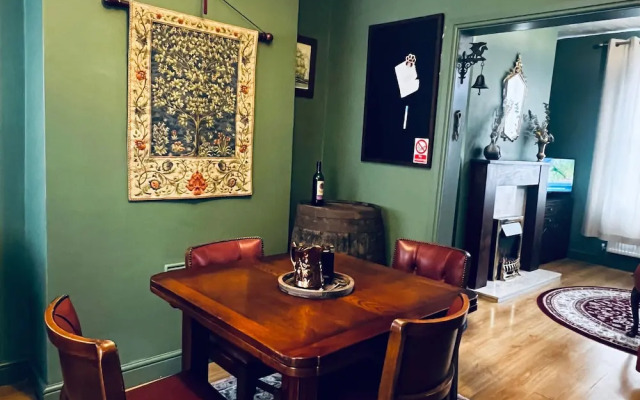 Robin’S Hollow: 2Bd Home Near Wrexham Afc