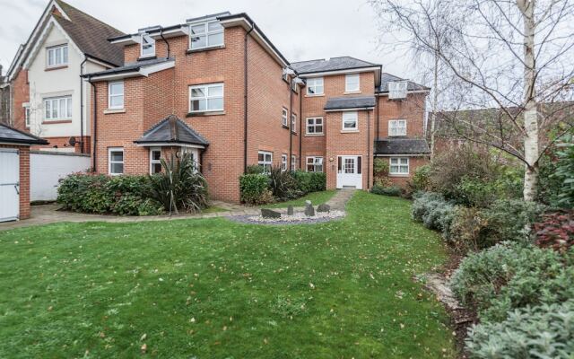 Roomspace Apartments-Courtyard Guildford