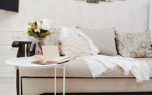 Delyuks na Trostnikovoy 35 Deluxe Apartment