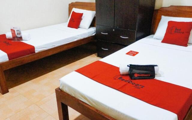 RedDoorz near Talisay District Hospital