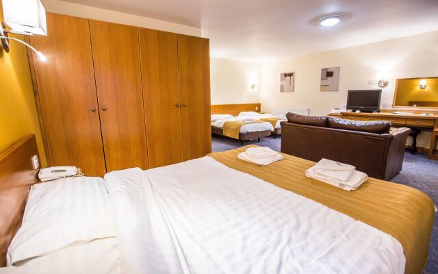 Tollgate Hotel And Leisure