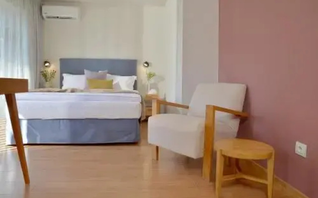 Mirivili Rooms & Suites Hotel