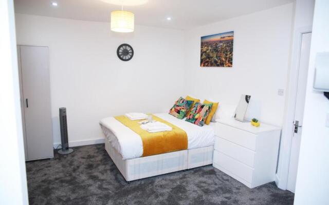 Stunning 2-bed Apartment in Harrow