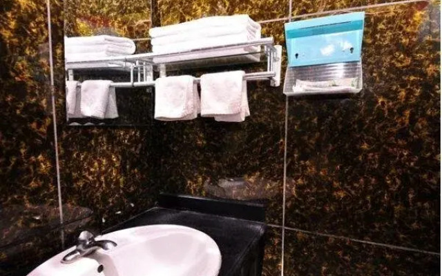 Dezhou Linyi Fuhao Business Inn