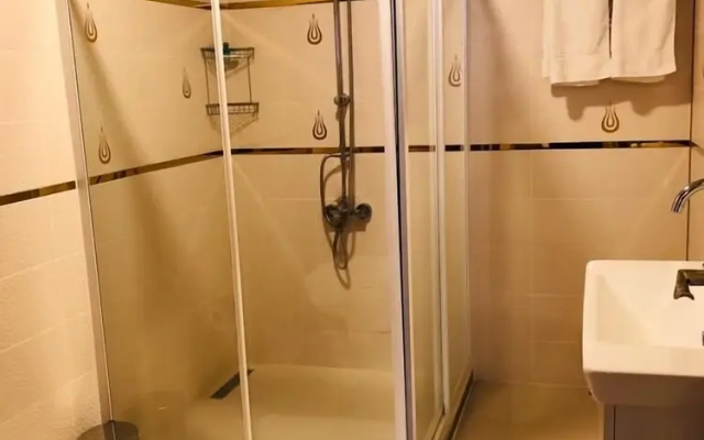 10 Numara Gold Suit Otel
