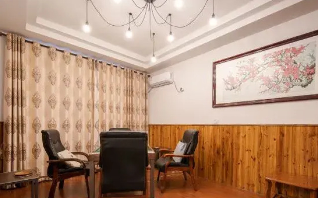 Qunshan Shanju Hotel