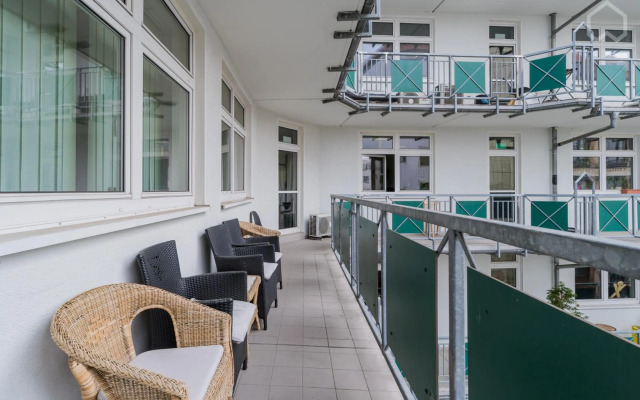 Spacious and modern furnished apartment for 10 guests