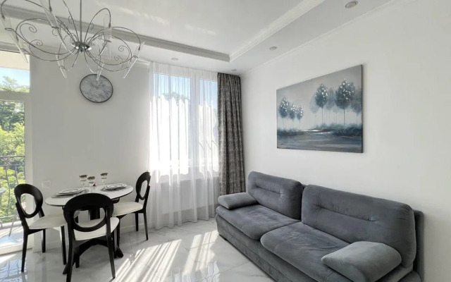 Меркато на улице Яна Фабрициуса 2/23М