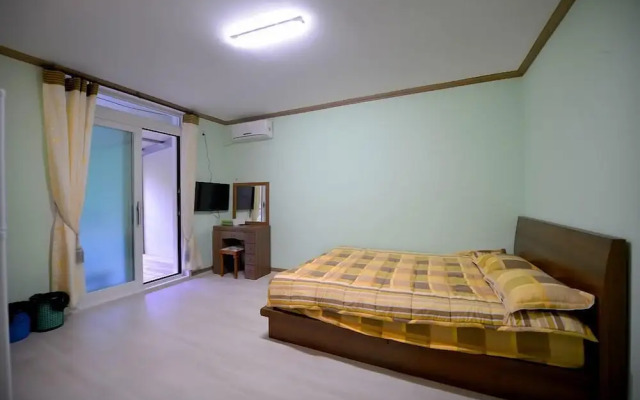 Jirisan Valley Pension