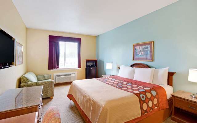 Super 8 by Wyndham Salisbury