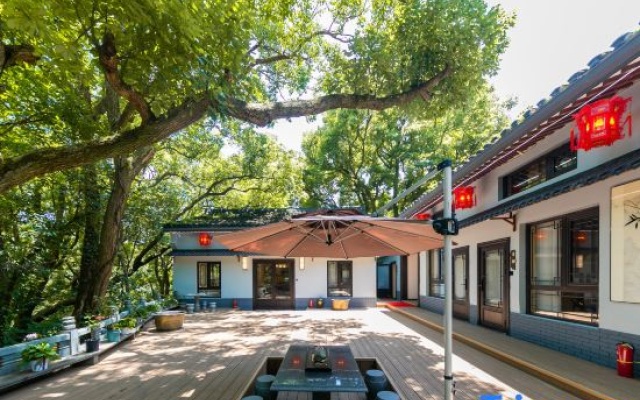he Sound of Brahma Enters the Ear · Wilderness, Luxury, Avoidance, Goodness and Harmony Courtyard – Exterior – Zhoushan