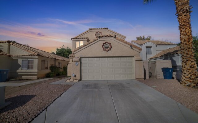 Las Vegas Oasis With Sparkling Pool 3 Bedroom Home by Redawning