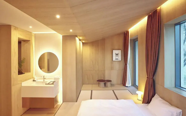 PBr7 Hotel Unusual Stay