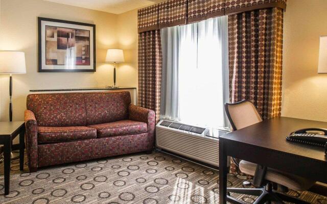 Comfort Suites At WestGate Mall