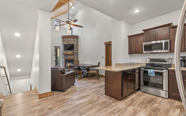 Rocky Ridge 93b 3 Bedroom Cabin