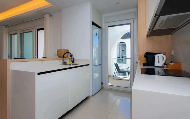 Sunset Paradise - Sleeps 4, Pool, Terrace & Views