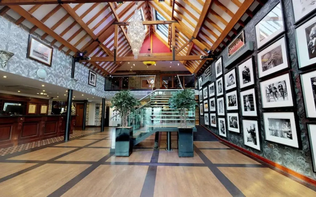 Old Thorns Hotel & Resort