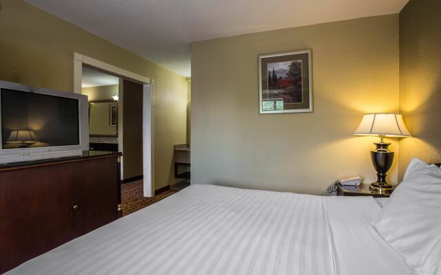 Econo Lodge & Suites Greenville