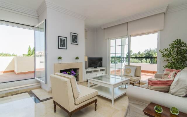 River Garden Spacious Penthouse