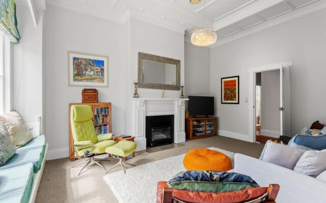 Charming Spacious Home in Birkenhead