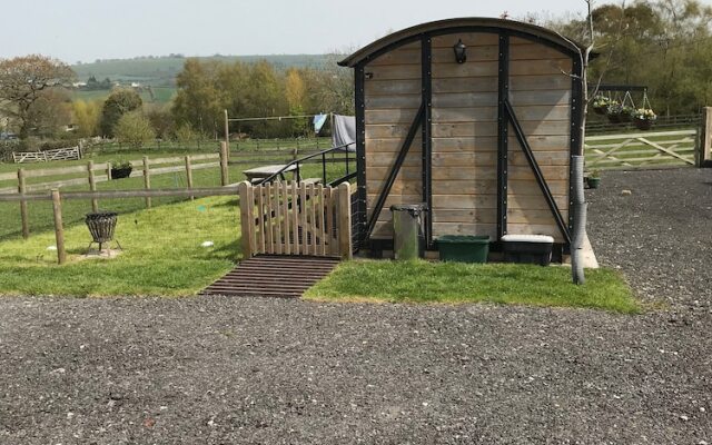 Greenacres Self Catering Railway Wagon-Glamping