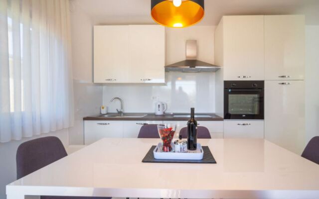 Apartment Damir Tampere 25135