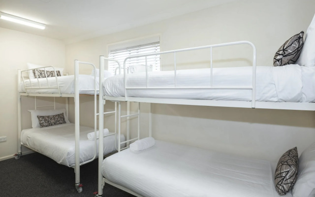 Zig Zag Motel