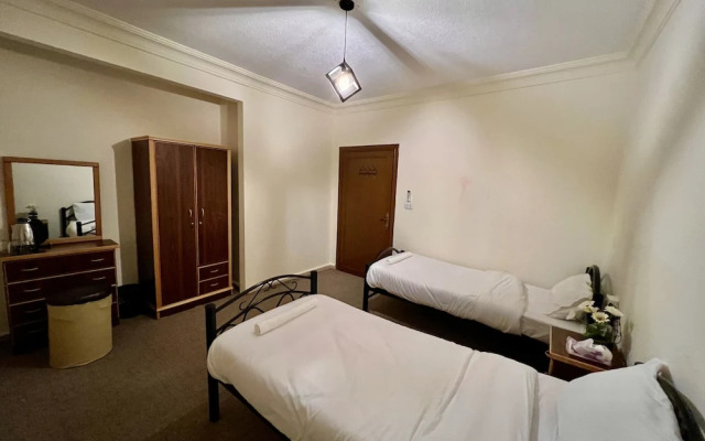 Raqeem Hostel