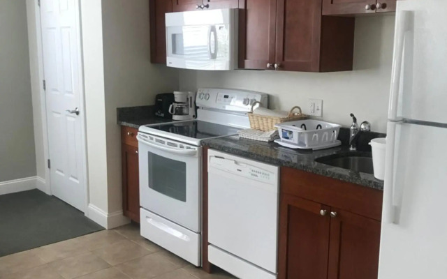 Crescent Suites Hotel