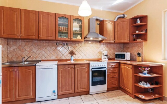 Stunning Apartment in Rovanjska With 3 Bedrooms and Wifi