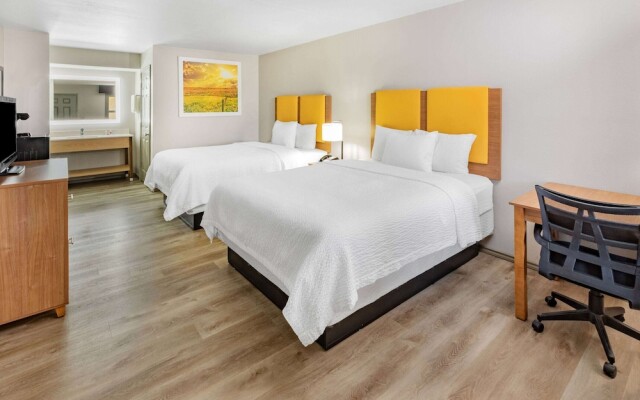 Days Inn And Suites Huntsville