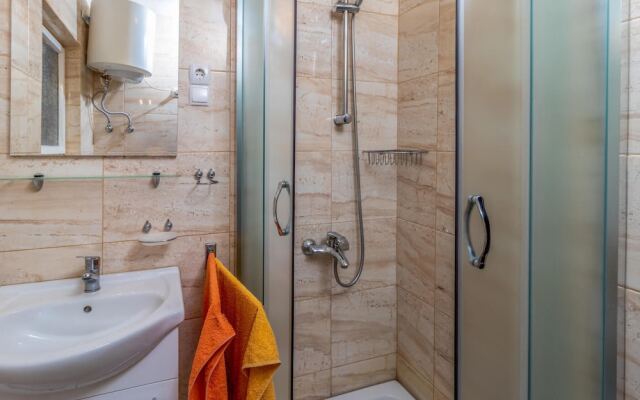 Beautiful home in Crikvenica w/ 3 Bedrooms