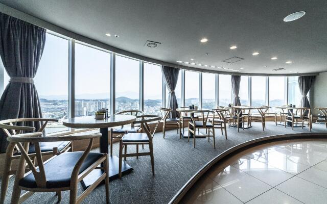 Gangneung Tourist Hotel