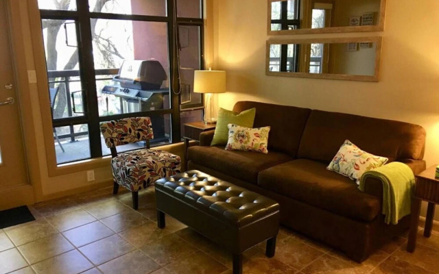 Tranquil Apartment Overlooking Creek #244