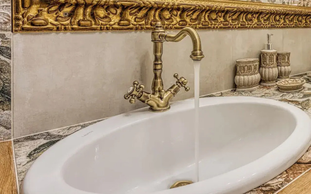 Royal Garden Suite