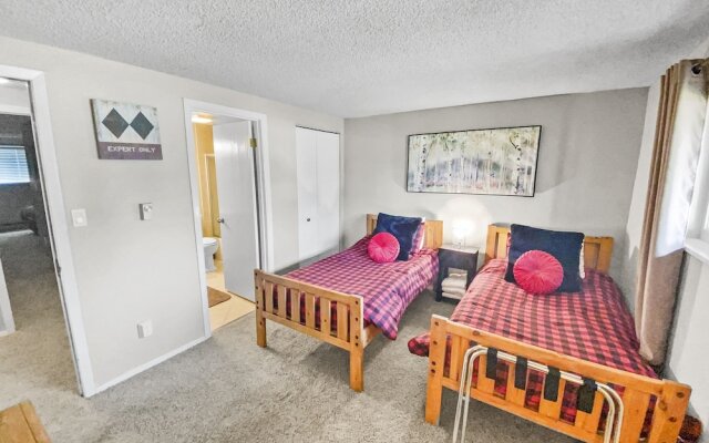 Beaver Ge 9-13 2 Bedroom Condo by Redawning