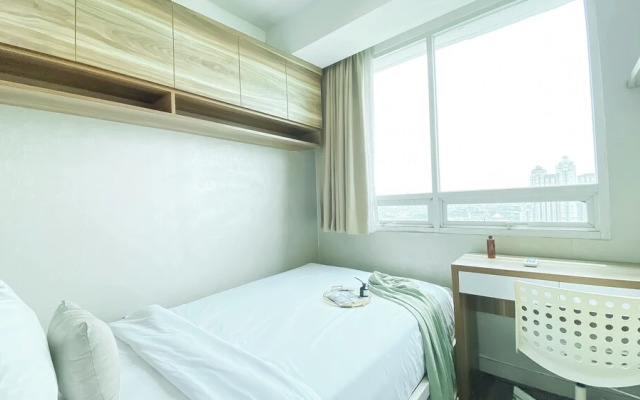 Wonderful And Homey 2Br Apartment At Springhill Terrace Residence