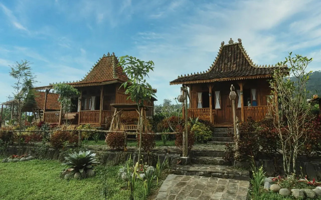 Singgasana Villa And Resto By Zuzu