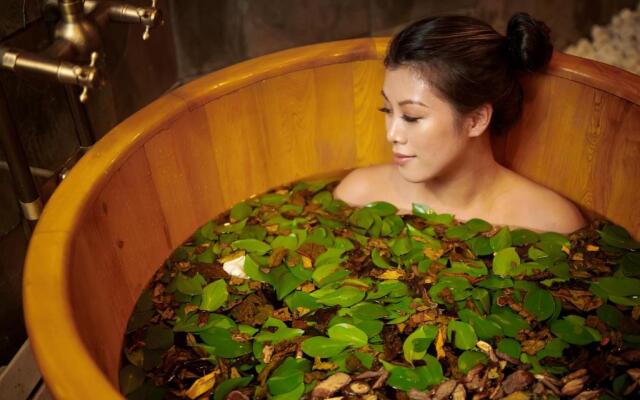 Silk Path Grand Sapa Resort & Spa