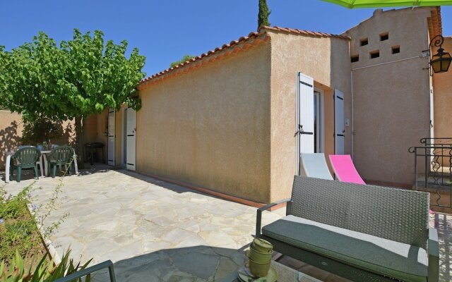 Beautiful Holiday House with Airco And Private Pool Near Uzès