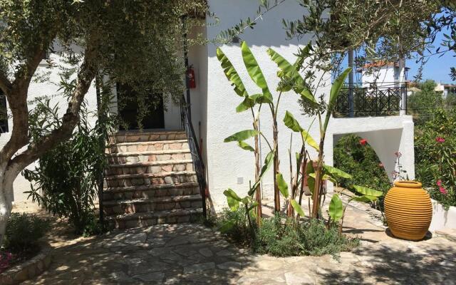 Peroulia Beach Houses